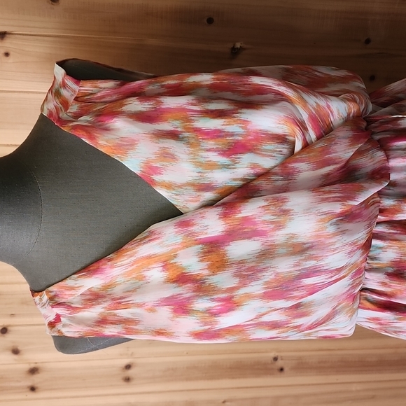 Bisou bisou surplice dress - Picture 2 of 12